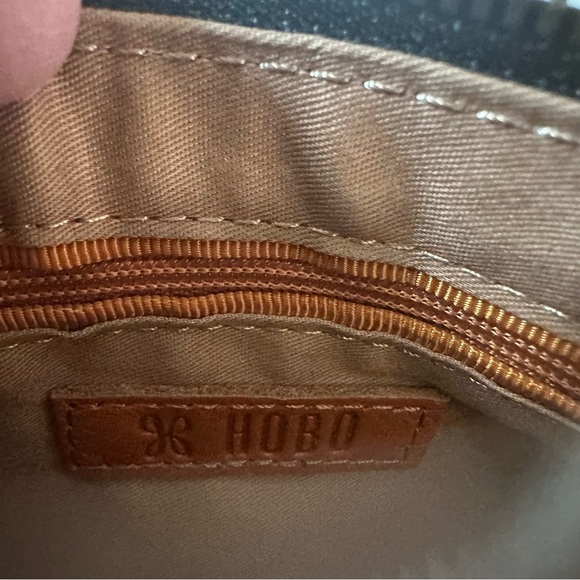 HOBO Glossy Black Leather Shoulder Crossbody Bag - Picture 2 of 8